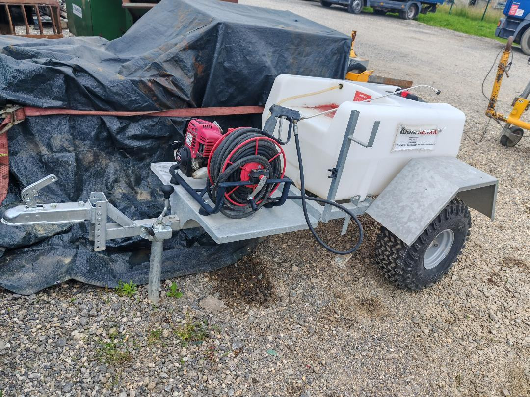 Tank na prikolici - ציוד בנייה, קרון נגרר: תמונה 1 Tank na prikolici - ציוד בנייה, קרון נגרר: תמונה 1