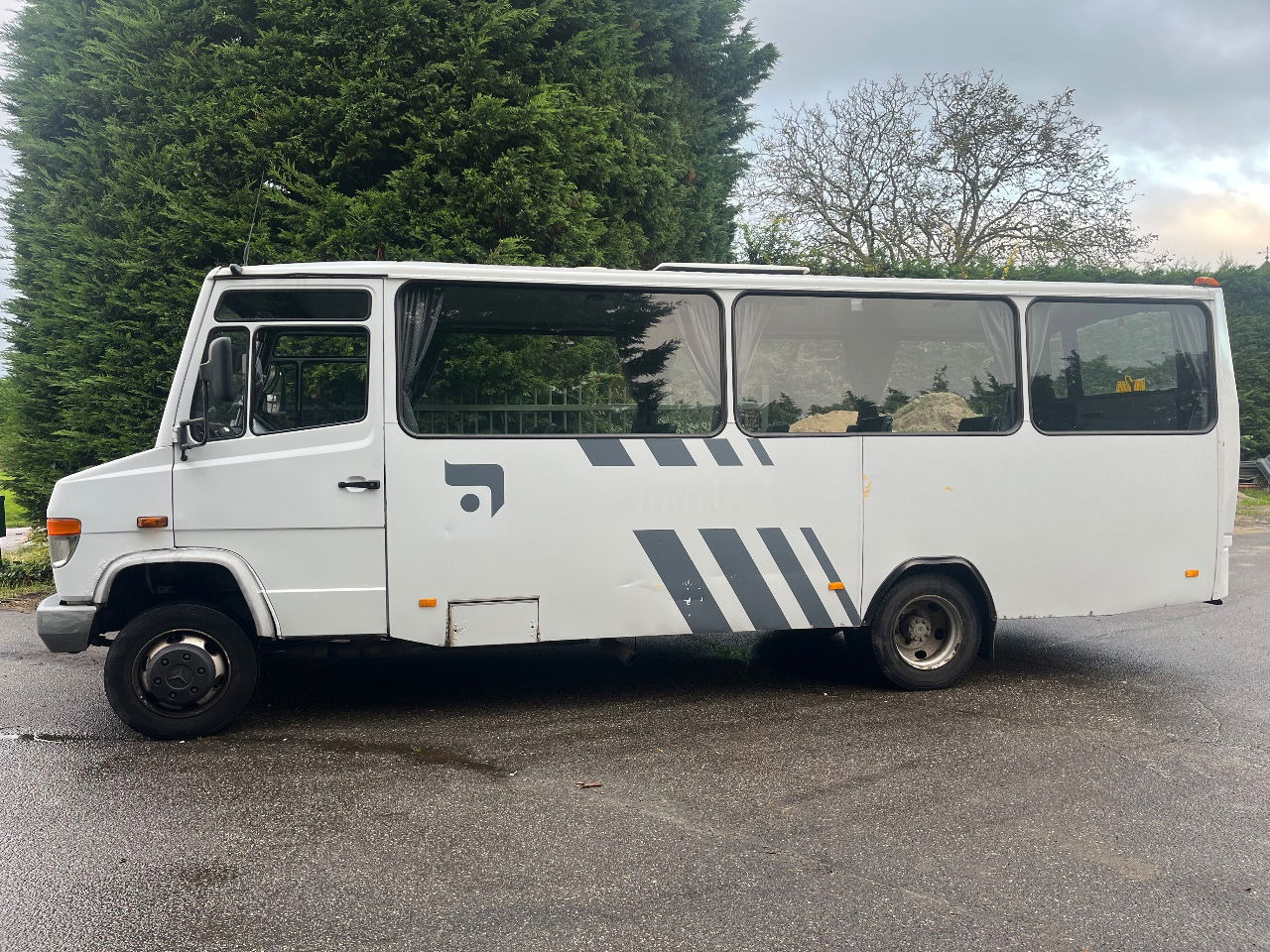 Mercedes-Benz Vario 815 - אוטובוס פרברים: תמונה 2 Mercedes-Benz Vario 815 - אוטובוס פרברים: תמונה 2