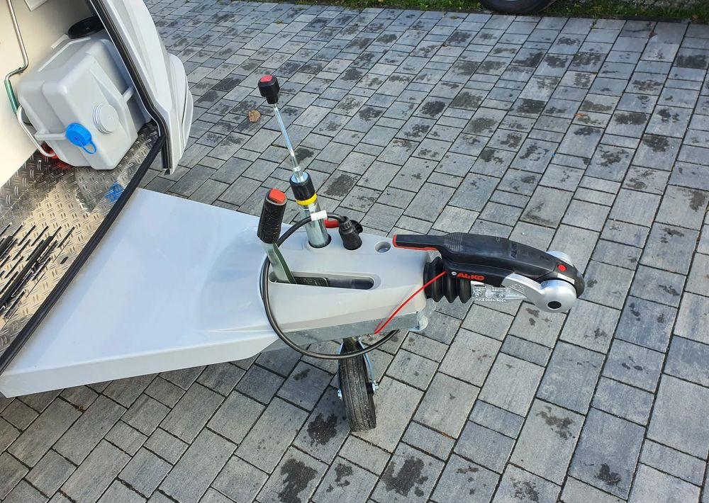 KNAUS SUDWIND 450 FU BLACK SELECTION - קרוואן נגרר: תמונה 3 KNAUS SUDWIND 450 FU BLACK SELECTION - קרוואן נגרר: תמונה 3