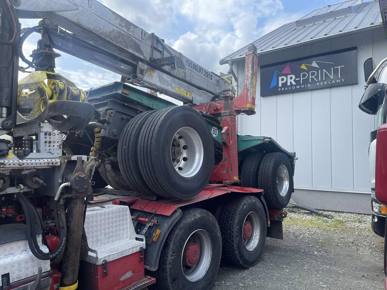 HUTTNER - משאית עץ, משאית מנוף: תמונה 5 HUTTNER - משאית עץ, משאית מנוף: תמונה 5