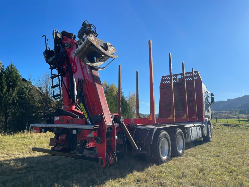 משאית עץ, משאית מנוף SCANIA R560: תמונה 6