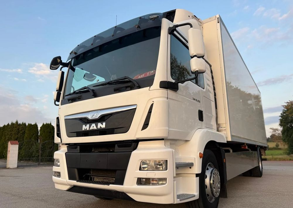 MAN TGM18.290 4x2 ACC/ CHłODNIA Z WINDĄ /CARRIER 850MT /SYPIALKA / EURO6/ASO - משאית קירור: תמונה 1 MAN TGM18.290 4x2 ACC/ CHłODNIA Z WINDĄ /CARRIER 850MT /SYPIALKA / EURO6/ASO - משאית קירור: תמונה 1