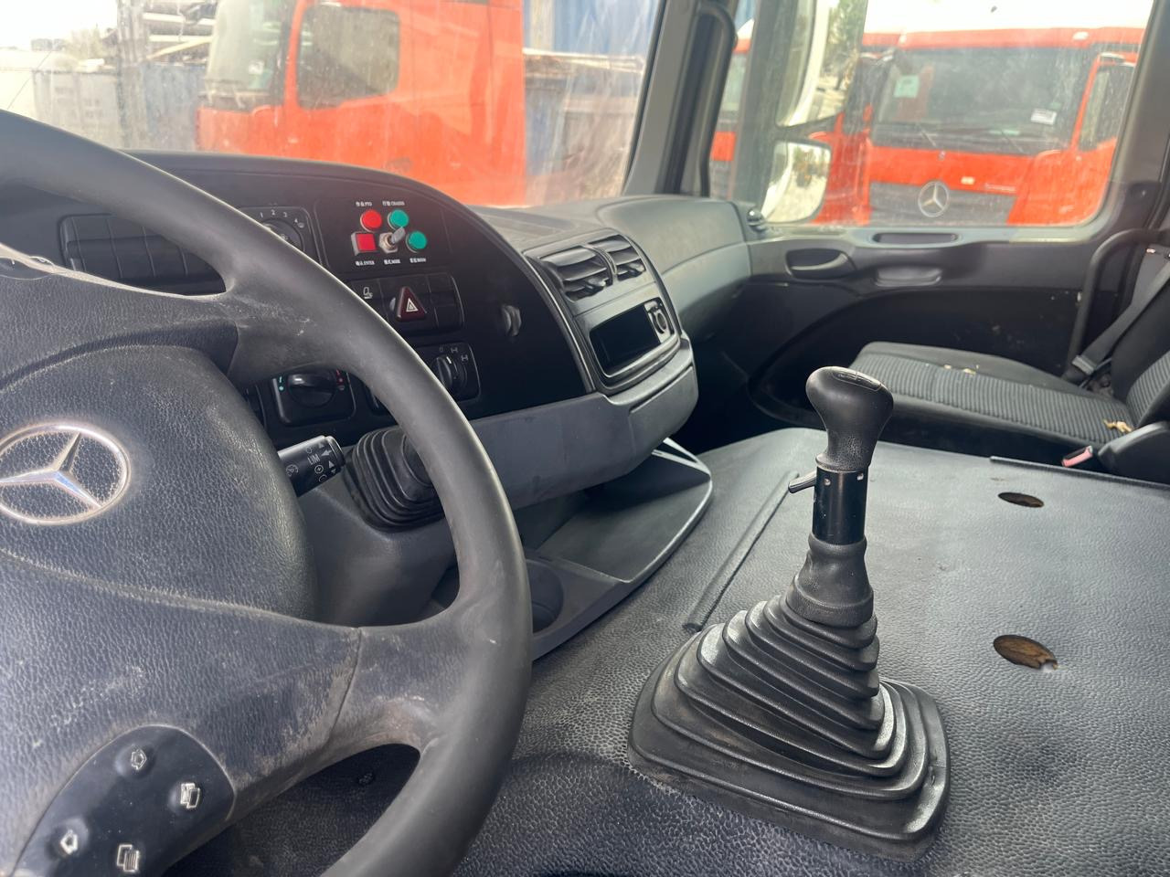 MERCEDES-BENZ Actros 3340 - משאית עם שלדת תא: תמונה 4 MERCEDES-BENZ Actros 3340 - משאית עם שלדת תא: תמונה 4