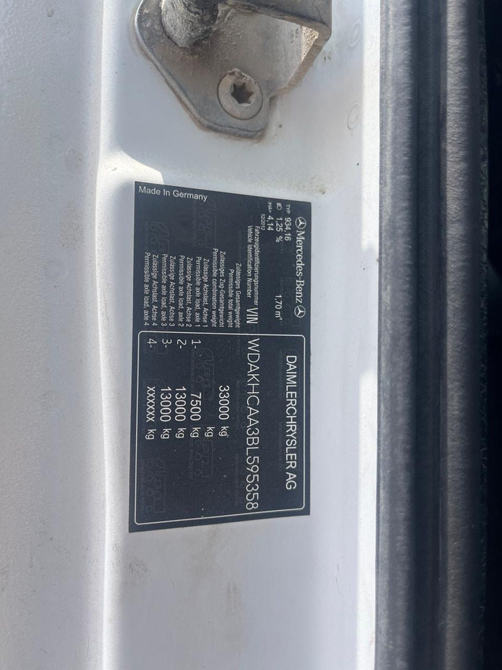 MERCEDES-BENZ Actros 3340 - משאית עם שלדת תא: תמונה 3 MERCEDES-BENZ Actros 3340 - משאית עם שלדת תא: תמונה 3