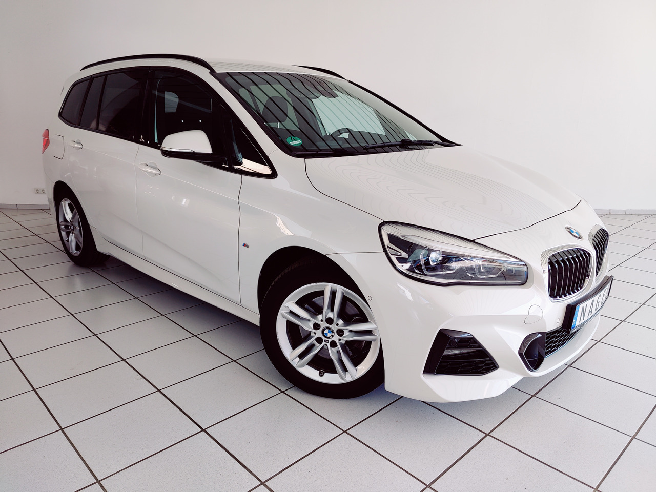 BMW 218 i Gran Tourer M Sport PDC RTTI Navi RüKam LED Apple Android DAB - רכב סטיישן: תמונה 3 BMW 218 i Gran Tourer M Sport PDC RTTI Navi RüKam LED Apple Android DAB - רכב סטיישן: תמונה 3