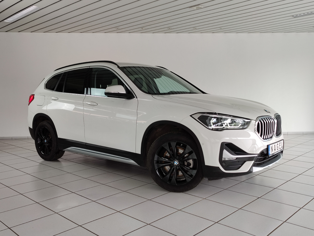 BMW X1 xDrive 20 i xLine Navi Rükam Leder DAB - SUV: תמונה 2 BMW X1 xDrive 20 i xLine Navi Rükam Leder DAB - SUV: תמונה 2