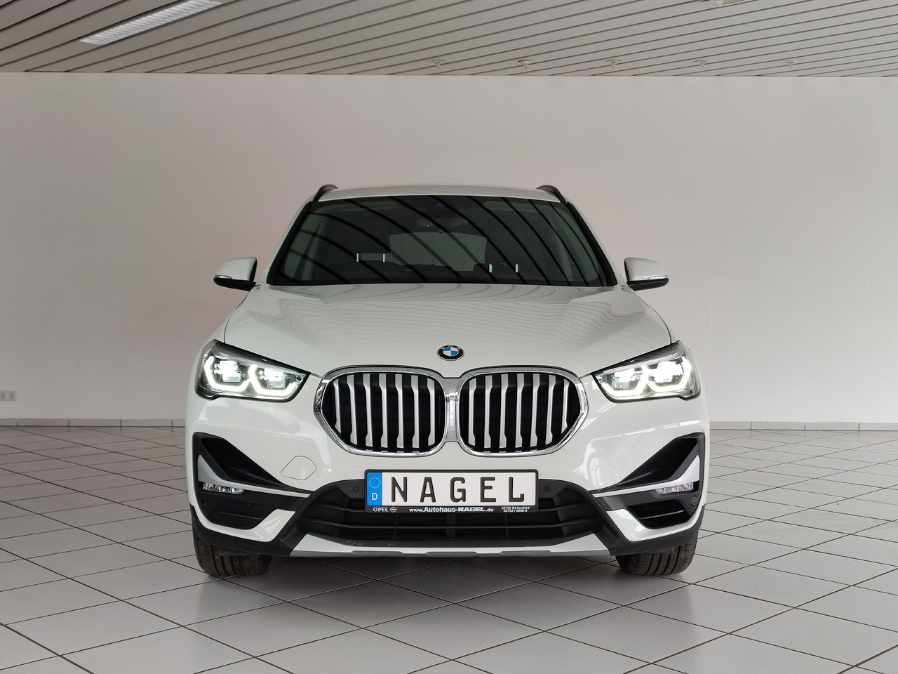 BMW X1 xDrive 20 i xLine Navi Rükam Leder DAB - SUV: תמונה 4 BMW X1 xDrive 20 i xLine Navi Rükam Leder DAB - SUV: תמונה 4