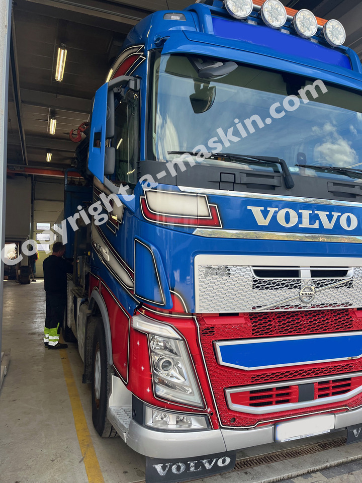 VOLVO FH 540 - משאית צד נופל/ שטוחה, משאית מנוף: תמונה 1 VOLVO FH 540 - משאית צד נופל/ שטוחה, משאית מנוף: תמונה 1
