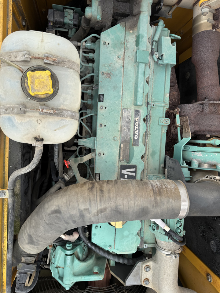 VOLVO EC 240 CNL - מחפר סורק: תמונה 2 VOLVO EC 240 CNL - מחפר סורק: תמונה 2