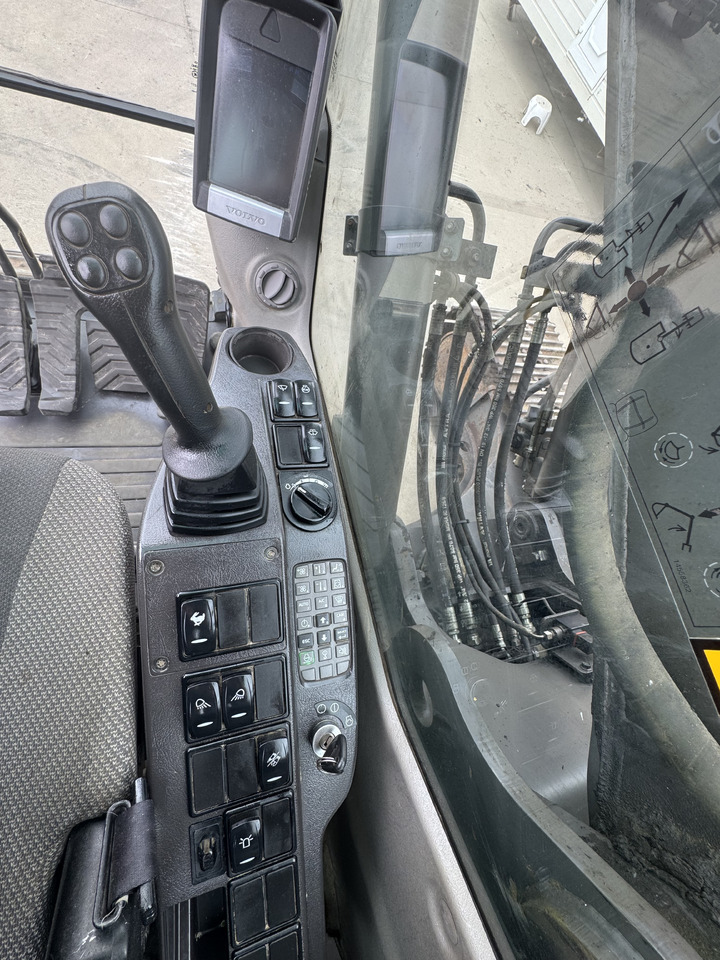 VOLVO EC 240 CNL - מחפר סורק: תמונה 4 VOLVO EC 240 CNL - מחפר סורק: תמונה 4