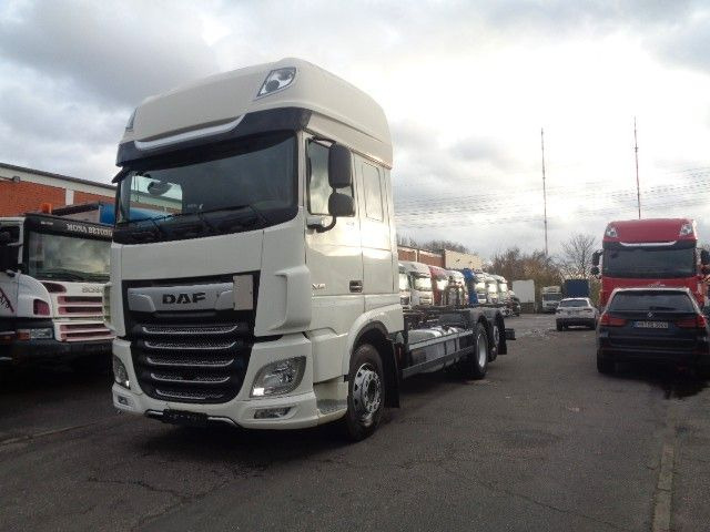 DAF XF 480, Retarder, Deut. Auto - משאית עם שלדת תא: תמונה 1 DAF XF 480, Retarder, Deut. Auto - משאית עם שלדת תא: תמונה 1