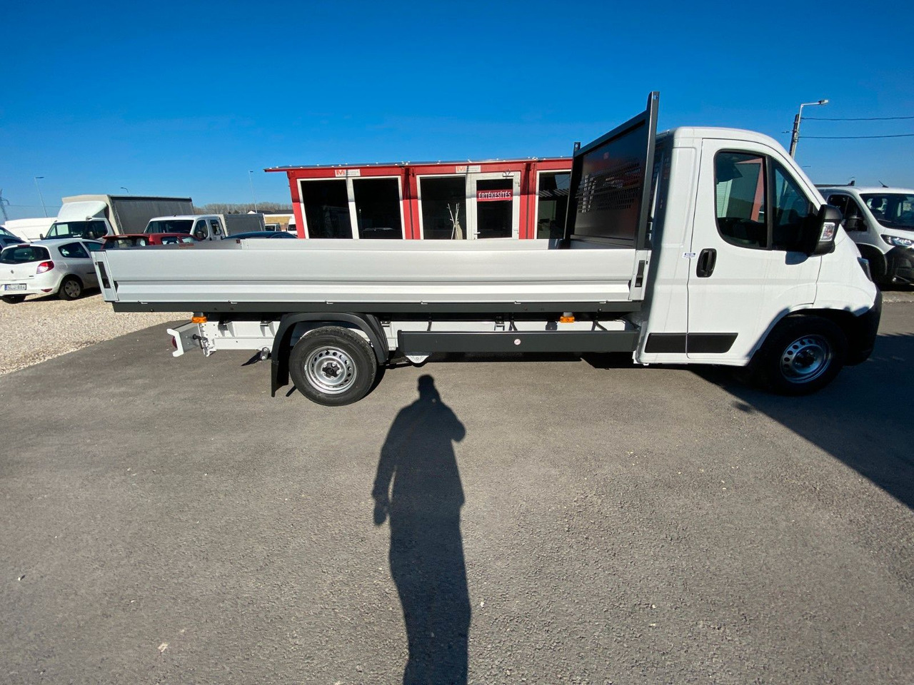 Fiat DUCATO XLWB MAXI PRITSCHE - כלי רכב מסחרי במיטה שטוחה: תמונה 2 Fiat DUCATO XLWB MAXI PRITSCHE - כלי רכב מסחרי במיטה שטוחה: תמונה 2