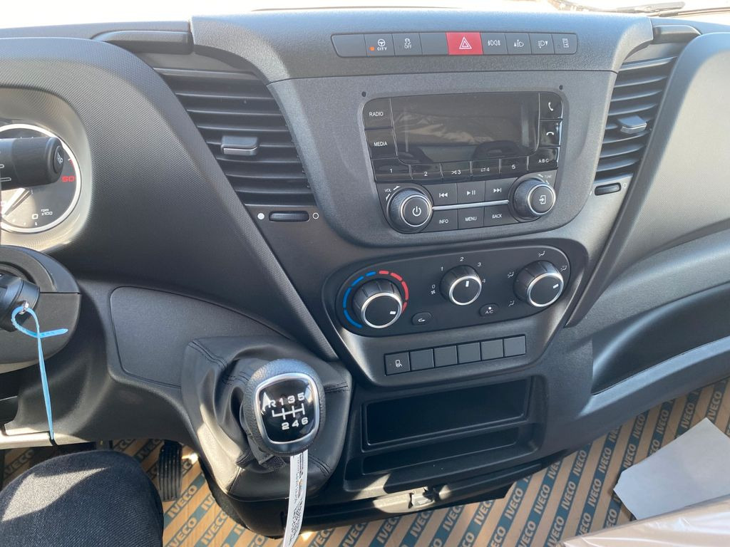 Iveco Daily Koffer mit LBW SOFORT Euro6E Iveco Daily Koffer mit LBW SOFORT Euro6E - כלי רכב מסחרי עם תיבה: תמונה 3 Iveco Daily Koffer mit LBW SOFORT Euro6E Iveco Daily Koffer mit LBW SOFORT Euro6E - כלי רכב מסחרי עם תיבה: תמונה 3