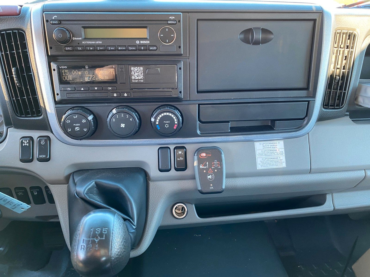 Mitsubishi FUSO CANTER 6C18 4WD PRITSCHE+PM 6522P KRAN - כלי רכב מסחרי במיטה שטוחה: תמונה 5 Mitsubishi FUSO CANTER 6C18 4WD PRITSCHE+PM 6522P KRAN - כלי רכב מסחרי במיטה שטוחה: תמונה 5