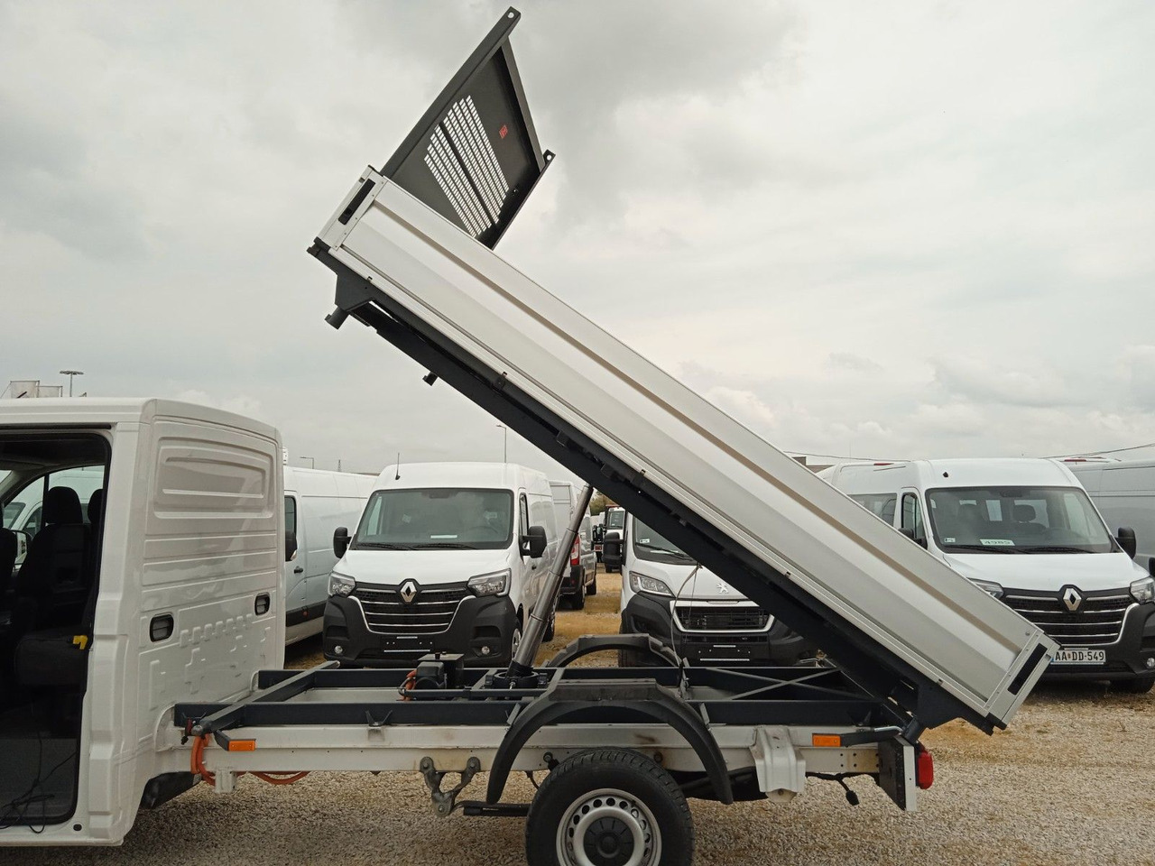 Volkswagen Crafter L4 DOKA Kipper 140Ps SOFORT - כלי רכב מסחרי מזהיר, כלי רכב מסחרי קומבי: תמונה 5 Volkswagen Crafter L4 DOKA Kipper 140Ps SOFORT - כלי רכב מסחרי מזהיר, כלי רכב מסחרי קומבי: תמונה 5