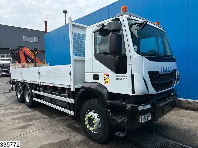 Iveco Trakker 360 6X4, EURO 6, Palfinger, Retarder, Steel suspension - משאית צד נופל/ שטוחה, משאית מנוף: תמונה 3 Iveco Trakker 360 6X4, EURO 6, Palfinger, Retarder, Steel suspension - משאית צד נופל/ שטוחה, משאית מנוף: תמונה 3