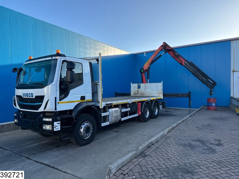 Iveco Trakker 360 6x4, EURO 6, Palfinger, Remote - משאית צד נופל/ שטוחה, משאית מנוף: תמונה 3 Iveco Trakker 360 6x4, EURO 6, Palfinger, Remote - משאית צד נופל/ שטוחה, משאית מנוף: תמונה 3