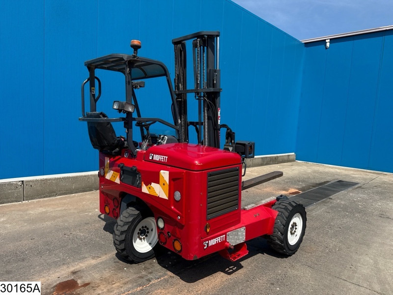 Moffett M5 20.4 1889 Hr, 26.1 kW - מלגזת סולר: תמונה 4 Moffett M5 20.4 1889 Hr, 26.1 kW - מלגזת סולר: תמונה 4