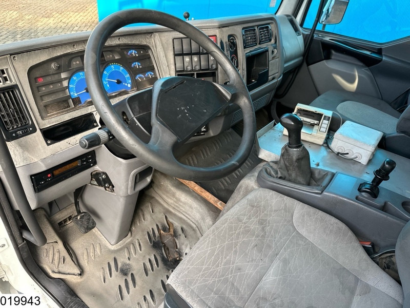 Renault Midlum 180 Euro 3, Manual, Fuel, 6180 Liters, 1 Comp - משאית מכל: תמונה 5 Renault Midlum 180 Euro 3, Manual, Fuel, 6180 Liters, 1 Comp - משאית מכל: תמונה 5