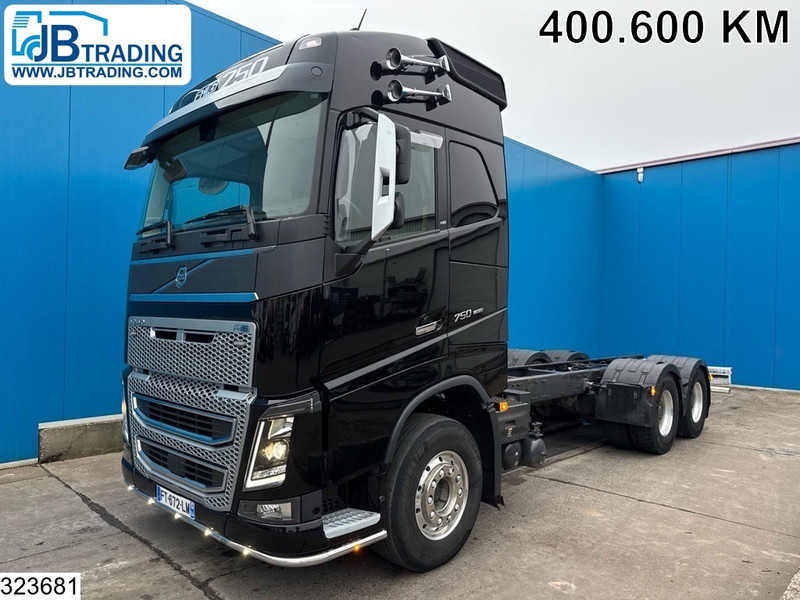 Volvo FH16 750 6X4, EURO 6, Retarder, PTO - משאית עם שלדת תא: תמונה 1 Volvo FH16 750 6X4, EURO 6, Retarder, PTO - משאית עם שלדת תא: תמונה 1