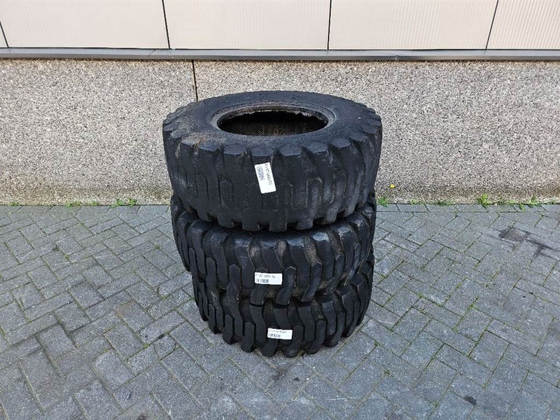 Ahlmann AL95-Titan 12.5/80-18-Tire/Reifen/Band - גלגלים וצמיגים עבור מכונת בנייה: תמונה 1 Ahlmann AL95-Titan 12.5/80-18-Tire/Reifen/Band - גלגלים וצמיגים עבור מכונת בנייה: תמונה 1