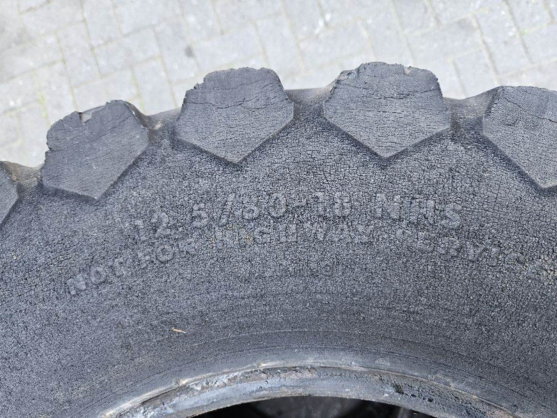 Ahlmann AL95-Titan 12.5/80-18-Tire/Reifen/Band - גלגלים וצמיגים עבור מכונת בנייה: תמונה 5 Ahlmann AL95-Titan 12.5/80-18-Tire/Reifen/Band - גלגלים וצמיגים עבור מכונת בנייה: תמונה 5