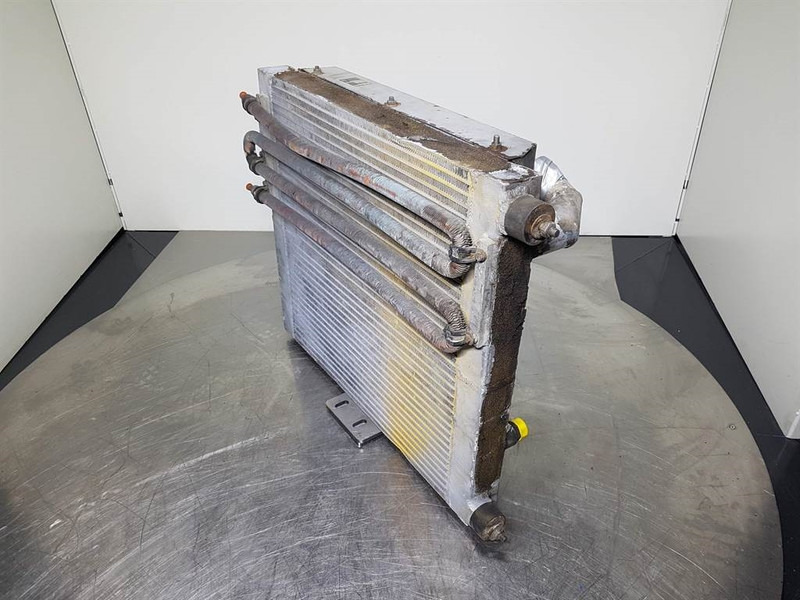 Ahlmann AZ150-2300776A-AKG 1899.011.0000-Cooler/Kühler - מנוע וחלקים עבור מכונת בנייה: תמונה 2 Ahlmann AZ150-2300776A-AKG 1899.011.0000-Cooler/Kühler - מנוע וחלקים עבור מכונת בנייה: תמונה 2