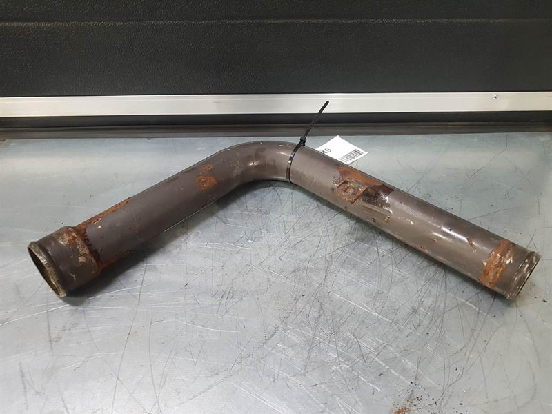 Ahlmann AZ150-4100746K-Charge air pipe/Ladeluftrohr - מנוע וחלקים עבור מכונת בנייה: תמונה 1 Ahlmann AZ150-4100746K-Charge air pipe/Ladeluftrohr - מנוע וחלקים עבור מכונת בנייה: תמונה 1