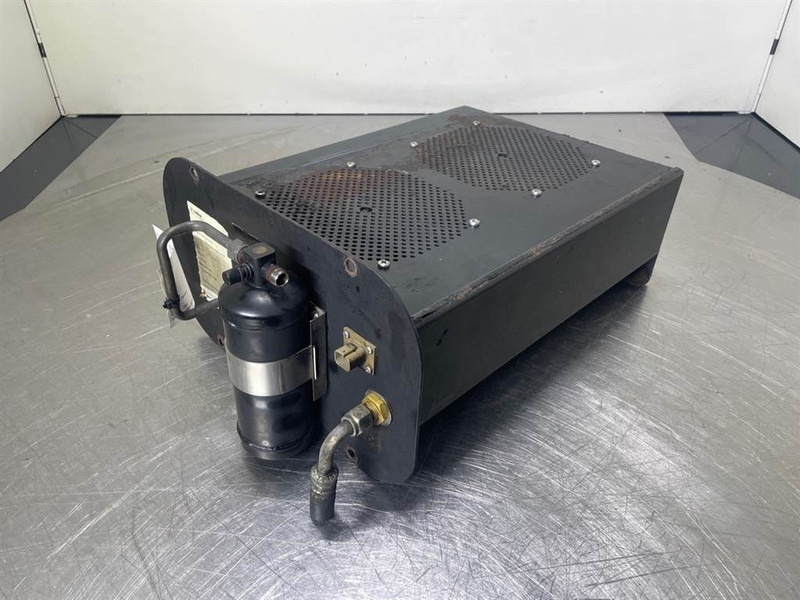 Ahlmann AZ150-4184898A-Airco condenser/Klimakondensator - מסגרת/ שלדה עבור מכונת בנייה: תמונה 1 Ahlmann AZ150-4184898A-Airco condenser/Klimakondensator - מסגרת/ שלדה עבור מכונת בנייה: תמונה 1