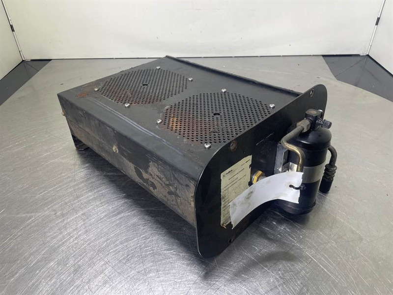 Ahlmann AZ150-4184898A-Airco condenser/Klimakondensator - מסגרת/ שלדה עבור מכונת בנייה: תמונה 3 Ahlmann AZ150-4184898A-Airco condenser/Klimakondensator - מסגרת/ שלדה עבור מכונת בנייה: תמונה 3