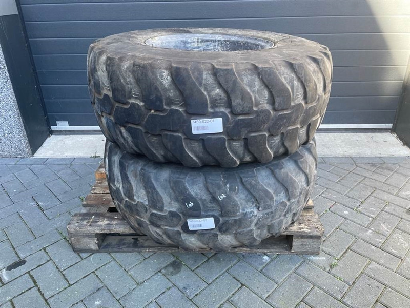 Ahlmann AZ85-Dunlop 405/70R20 (16/70R20)-Tire/Reifen/Band - גלגלים וצמיגים עבור מכונת בנייה: תמונה 1 Ahlmann AZ85-Dunlop 405/70R20 (16/70R20)-Tire/Reifen/Band - גלגלים וצמיגים עבור מכונת בנייה: תמונה 1