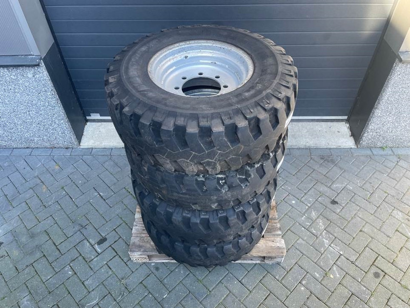 Atlas AR65-Michelin 335/80R20 (12.5R20)-Tire/Reifen/Band - גלגלים וצמיגים עבור מכונת בנייה: תמונה 4 Atlas AR65-Michelin 335/80R20 (12.5R20)-Tire/Reifen/Band - גלגלים וצמיגים עבור מכונת בנייה: תמונה 4