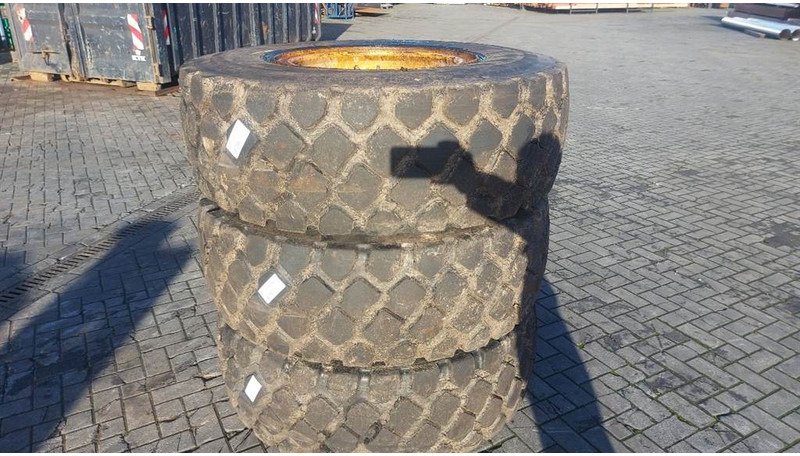 Case 521F-MTP 17.5R25-Tire/Reifen/Band - גלגלים וצמיגים עבור מכונת בנייה: תמונה 2 Case 521F-MTP 17.5R25-Tire/Reifen/Band - גלגלים וצמיגים עבור מכונת בנייה: תמונה 2