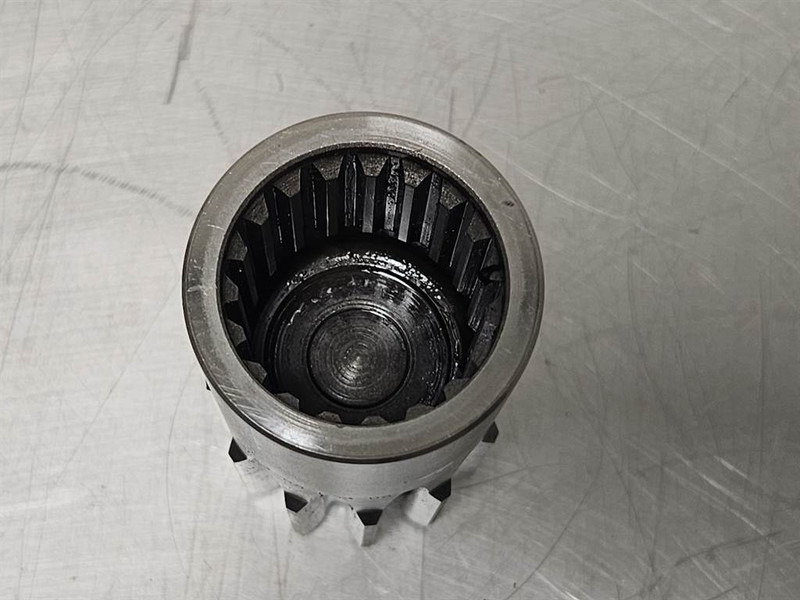 FAI -Clark-Hurth 279/173-739.06.003.02-Sun gear shaft - סרן וחלקים עבור מכונת בנייה: תמונה 4 FAI -Clark-Hurth 279/173-739.06.003.02-Sun gear shaft - סרן וחלקים עבור מכונת בנייה: תמונה 4