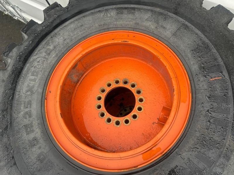 Hitachi ZW150PL-Michelin 20.5-R25-Tire/Reifen/Band - גלגלים וצמיגים עבור מכונת בנייה: תמונה 3 Hitachi ZW150PL-Michelin 20.5-R25-Tire/Reifen/Band - גלגלים וצמיגים עבור מכונת בנייה: תמונה 3
