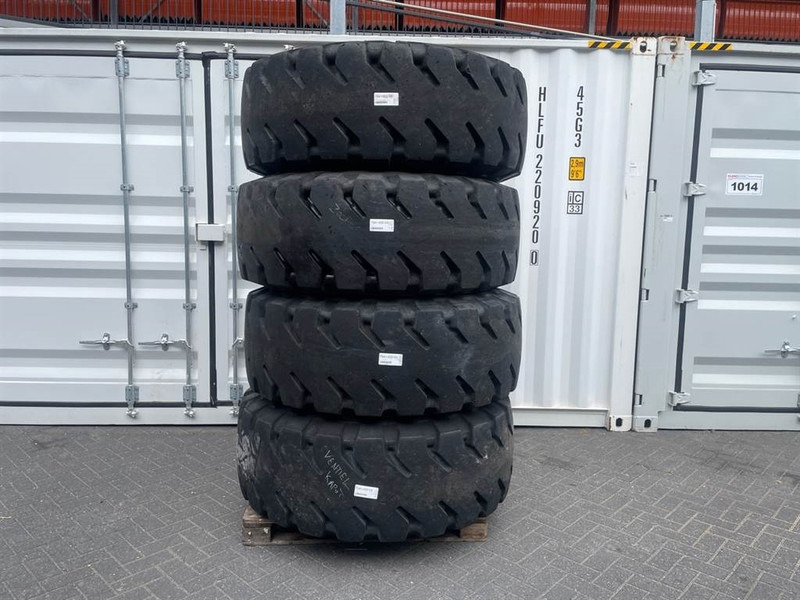 Hyundai HL740-9-Michelin 20.5R25-Tire/Reifen/Band - גלגלים וצמיגים עבור מכונת בנייה: תמונה 1 Hyundai HL740-9-Michelin 20.5R25-Tire/Reifen/Band - גלגלים וצמיגים עבור מכונת בנייה: תמונה 1