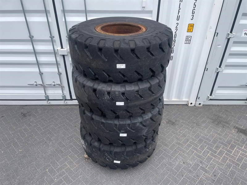 Hyundai HL740-9-Michelin 20.5R25-Tire/Reifen/Band - גלגלים וצמיגים עבור מכונת בנייה: תמונה 2 Hyundai HL740-9-Michelin 20.5R25-Tire/Reifen/Band - גלגלים וצמיגים עבור מכונת בנייה: תמונה 2