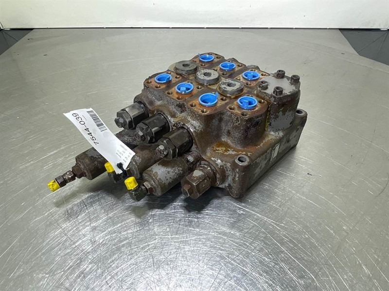 Hyundai HL757-7A-31LD-00030-WA28D7D7F1-57-Valve/Ventile - חלקי הידרוליקה עבור מכונת בנייה: תמונה 1 Hyundai HL757-7A-31LD-00030-WA28D7D7F1-57-Valve/Ventile - חלקי הידרוליקה עבור מכונת בנייה: תמונה 1