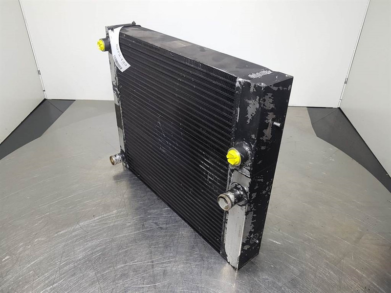 JCB 30/926624-AKG 4123.104.0000-Cooler/Kühler/Koeler - מנוע וחלקים עבור מכונת בנייה: תמונה 2 JCB 30/926624-AKG 4123.104.0000-Cooler/Kühler/Koeler - מנוע וחלקים עבור מכונת בנייה: תמונה 2