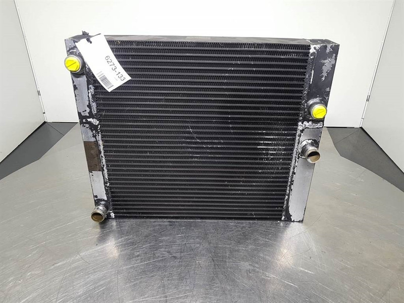 JCB 30/926624-AKG 4123.104.0000-Cooler/Kühler/Koeler - מנוע וחלקים עבור מכונת בנייה: תמונה 1 JCB 30/926624-AKG 4123.104.0000-Cooler/Kühler/Koeler - מנוע וחלקים עבור מכונת בנייה: תמונה 1