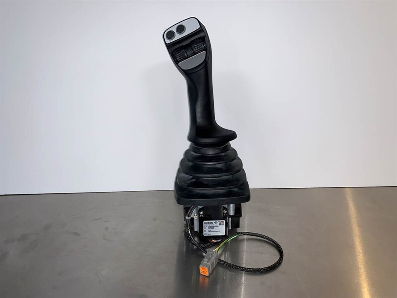 JLG 3006H-Elobau-J4C6ASS00GA0065J-Joystick - מערכת חשמל עבור מכונת בנייה: תמונה 1 JLG 3006H-Elobau-J4C6ASS00GA0065J-Joystick - מערכת חשמל עבור מכונת בנייה: תמונה 1