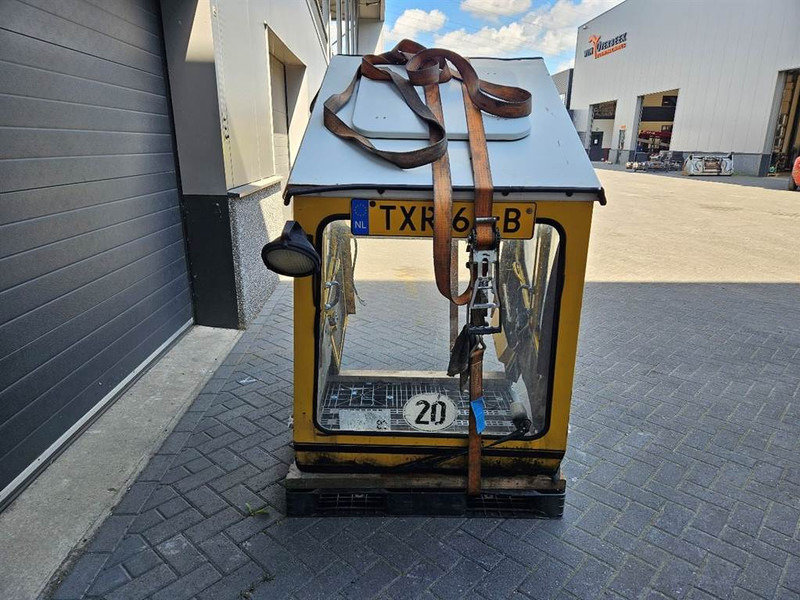 Kramer 512SL - Cabin/Kabine/Cabine - תא ופנים הרכב עבור מכונת בנייה: תמונה 4 Kramer 512SL - Cabin/Kabine/Cabine - תא ופנים הרכב עבור מכונת בנייה: תמונה 4