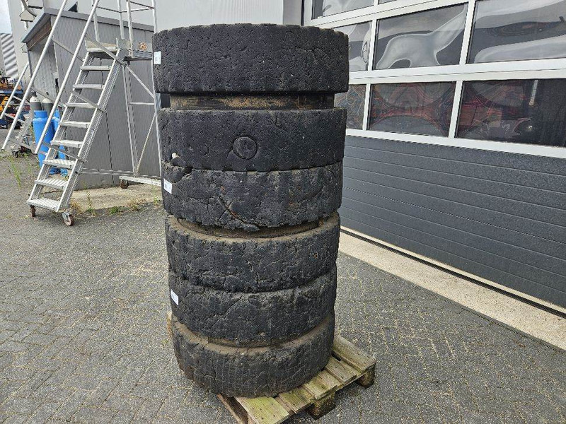 Liebherr 10.00-20 - Tire/Reifen/Band - גלגלים וצמיגים עבור מכונת בנייה: תמונה 2 Liebherr 10.00-20 - Tire/Reifen/Band - גלגלים וצמיגים עבור מכונת בנייה: תמונה 2