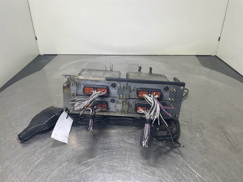 Liebherr A924C-PME1 OUTPUT-ECU/Control box/Steuermodul - מערכת חשמל עבור מכונת בנייה: תמונה 1 Liebherr A924C-PME1 OUTPUT-ECU/Control box/Steuermodul - מערכת חשמל עבור מכונת בנייה: תמונה 1