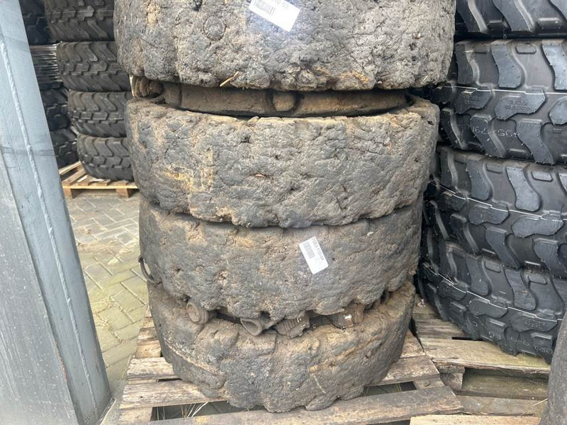 Liebherr A934C-12.00-20-Tire/Reifen/Band - גלגלים וצמיגים עבור מכונת בנייה: תמונה 2 Liebherr A934C-12.00-20-Tire/Reifen/Band - גלגלים וצמיגים עבור מכונת בנייה: תמונה 2