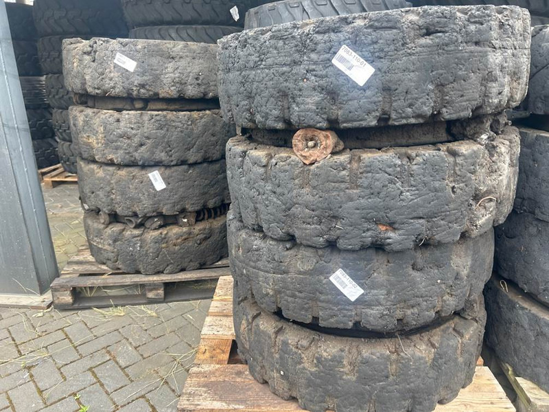 Liebherr A934C-12.00-20-Tire/Reifen/Band - גלגלים וצמיגים עבור מכונת בנייה: תמונה 1 Liebherr A934C-12.00-20-Tire/Reifen/Band - גלגלים וצמיגים עבור מכונת בנייה: תמונה 1