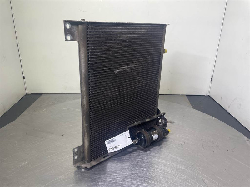 Liebherr LH24M-10813515-Airco condenser/Klimakondensator/ - מסגרת/ שלדה עבור מכונת בנייה: תמונה 2 Liebherr LH24M-10813515-Airco condenser/Klimakondensator/ - מסגרת/ שלדה עבור מכונת בנייה: תמונה 2