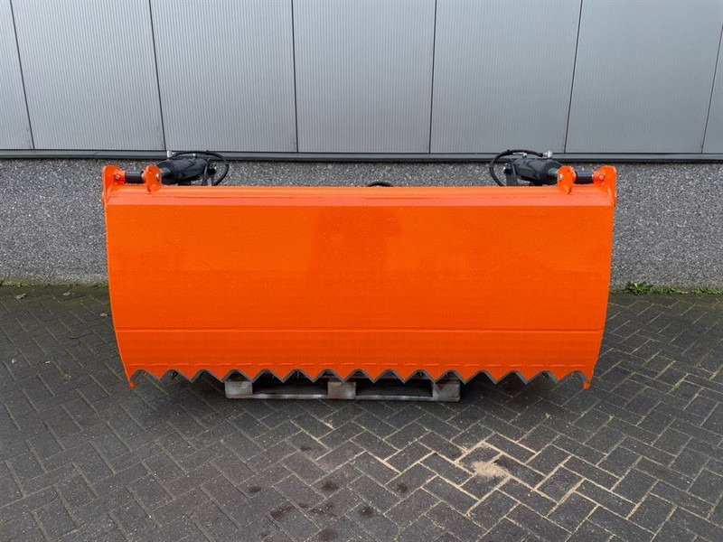 MAMMUT SC220M - Silage cutter/Silageschneider/Kuilhapper - ציוד צמחי: תמונה 1 MAMMUT SC220M - Silage cutter/Silageschneider/Kuilhapper - ציוד צמחי: תמונה 1
