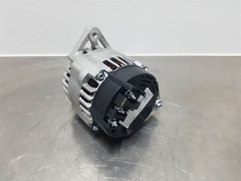 Manitou 12V 80A - Alternator/Lichtmaschine/Dynamo - מנוע עבור מכונת בנייה: תמונה 4 Manitou 12V 80A - Alternator/Lichtmaschine/Dynamo - מנוע עבור מכונת בנייה: תמונה 4