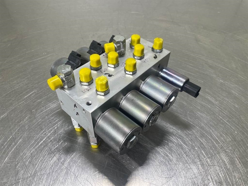 Mecalac 12MTX-6090401-Servo valve/Servoventil/Servoventiel - חלקי הידרוליקה עבור מכונת בנייה: תמונה 4 Mecalac 12MTX-6090401-Servo valve/Servoventil/Servoventiel - חלקי הידרוליקה עבור מכונת בנייה: תמונה 4